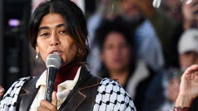 Europarlementariër Rima Hassan riskeert straf na omvertrappen Israëlische vlag
