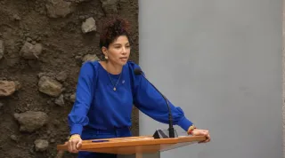 Tweede Kamerlid Heera Dijk (D66) krijgt een moeilijke vraag: "Geloof mij maar gewoon"