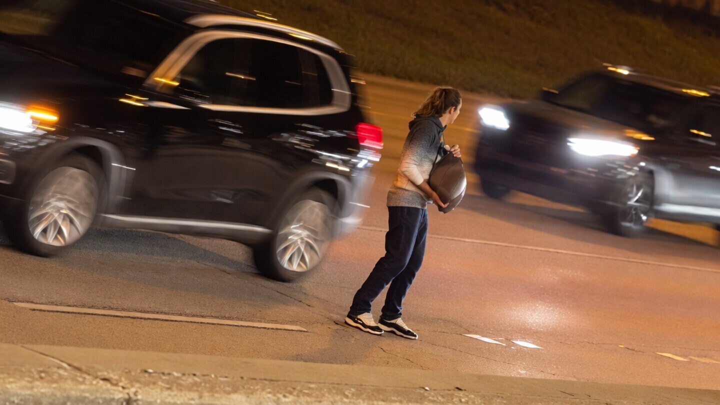 Vrouw in Chicago waagt haar leven bij een potje Frogger