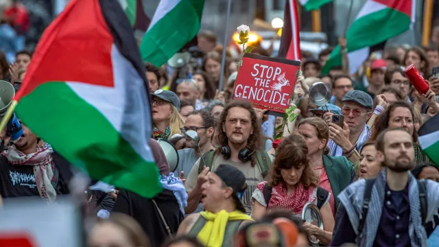 Opnieuw groot Rode Lijn-protest in Amsterdam op 8 november