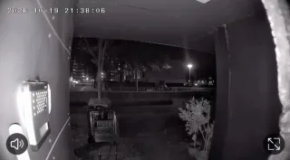 Deurbelcamera filmt explosie die voorgevel in Enschede eruit blies